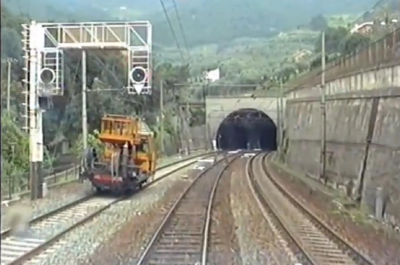 segnale a portale bianco.jpg