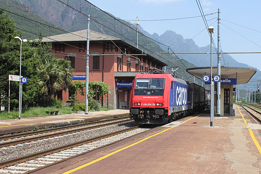 520px-E484004SR_Premosello-Chiovenda_160612.jpg
