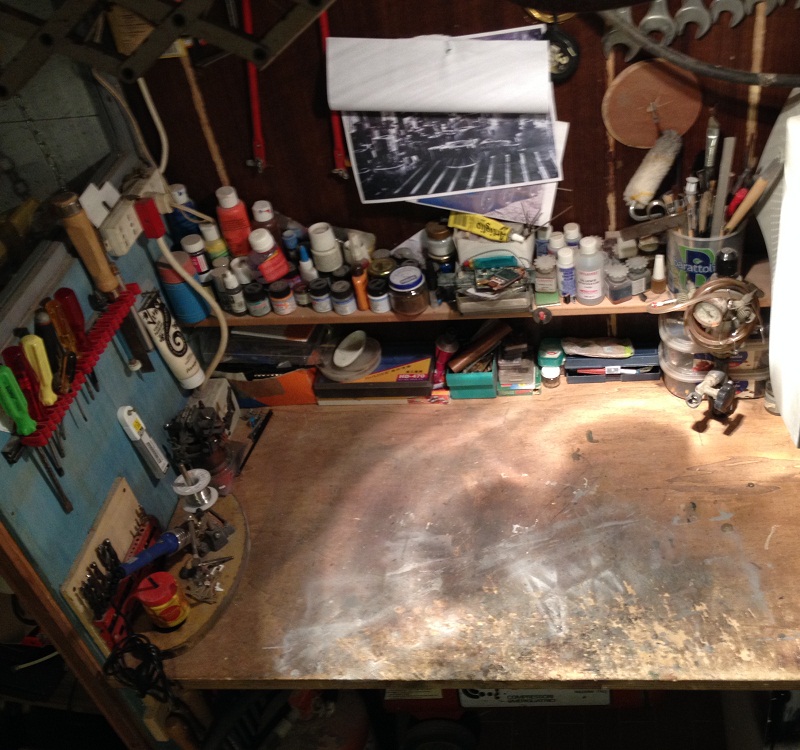 postazione modellismo.JPG