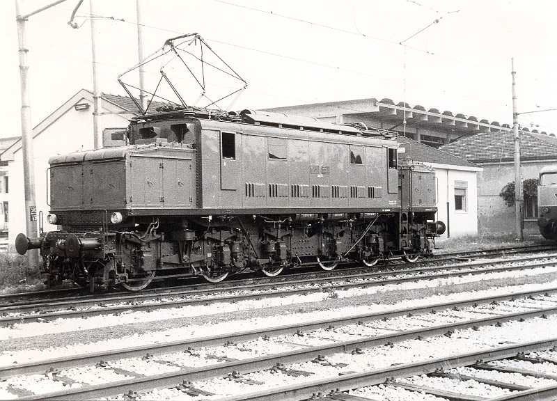 626 274 09-83.jpg