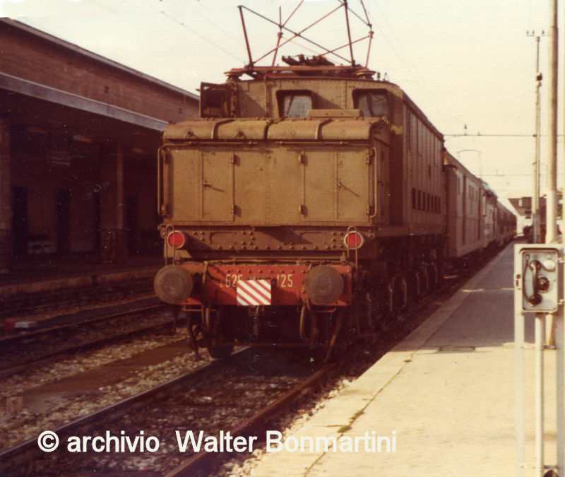 E.626.125_DLNAPOLI_E.646.100intercalataFoggiaforum2GarchivioefotoWalterBonmartini...jpg