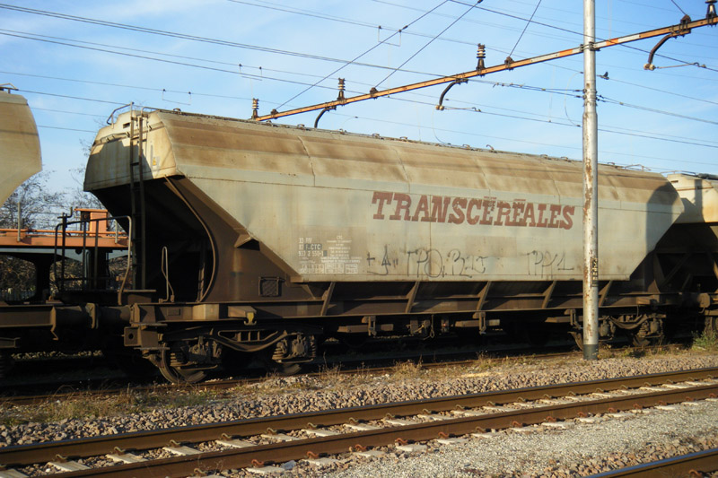 33 87 933 2 550-1 2013 Tortona.jpg