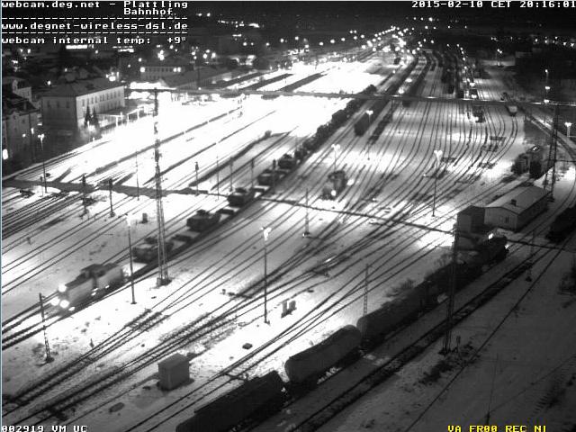 Plattling 10-02-2015 loco diesel ad avancorpi traina trasporto militare con carri armati.JPG