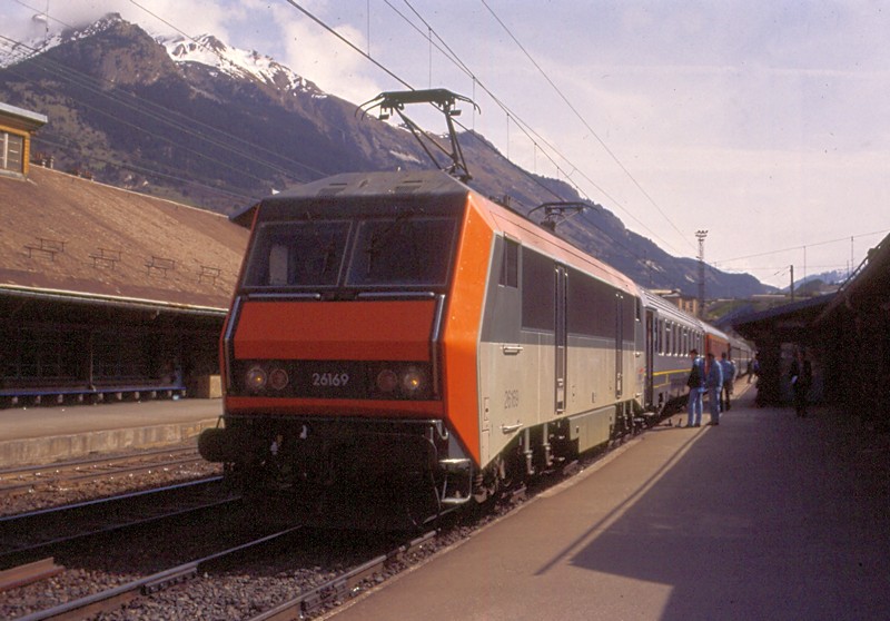 Copyright-SNCF-BB_26169-EC_PIEMONTEinarrivoaModane-forum2G-archivioWBonmartini foto WBonmartini-diapositiva.jpg