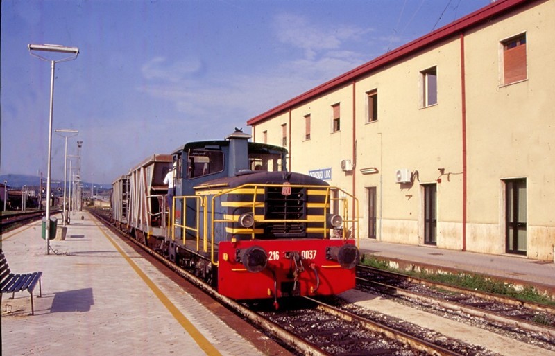 Copyrigt-D.216.0037-concarritramoggia-CatanzaroLido-Forum2G-ArchivioWBonmartini foto WBonmartini.diapositiva.jpg