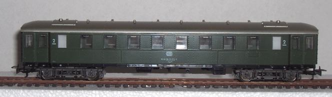 1984 - Carrozza Bye664 delle DB - Märklin codice 4134 .JPG