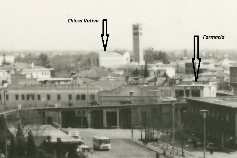 02 farmacia chiesa votiva.jpg