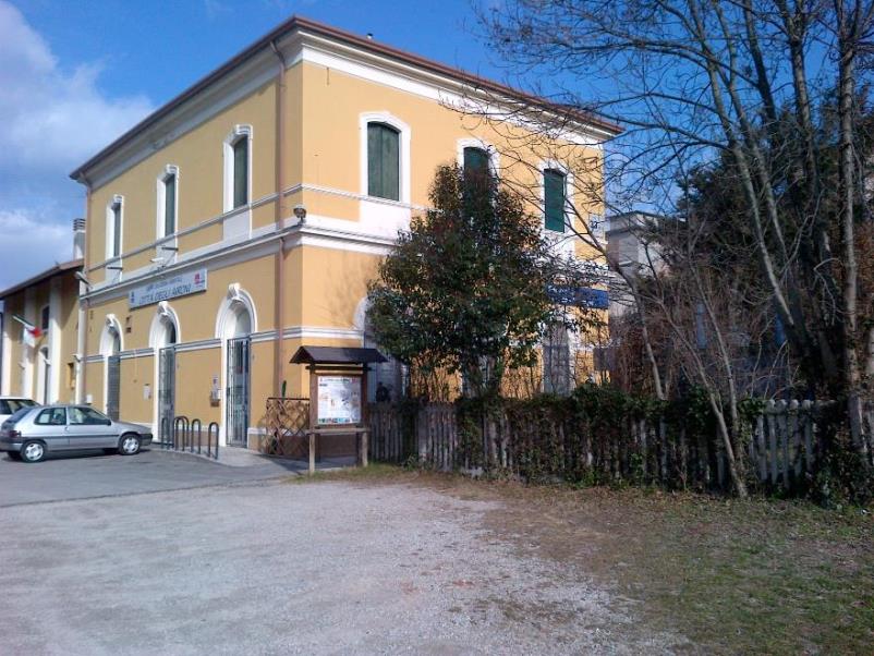 14 Fabbricato viaggiatori Foto Mozzoni.jpg