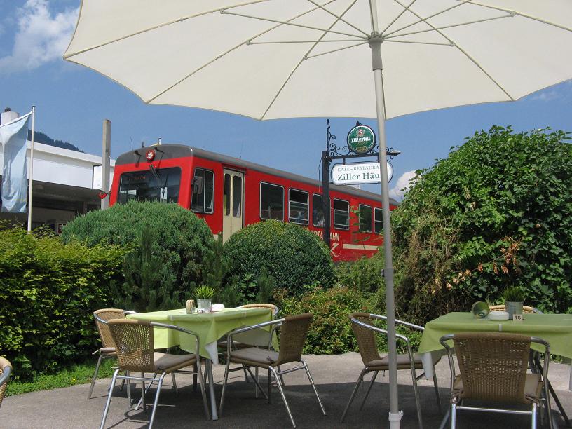 IMG_7671 treno al bar - al 25percento.JPG