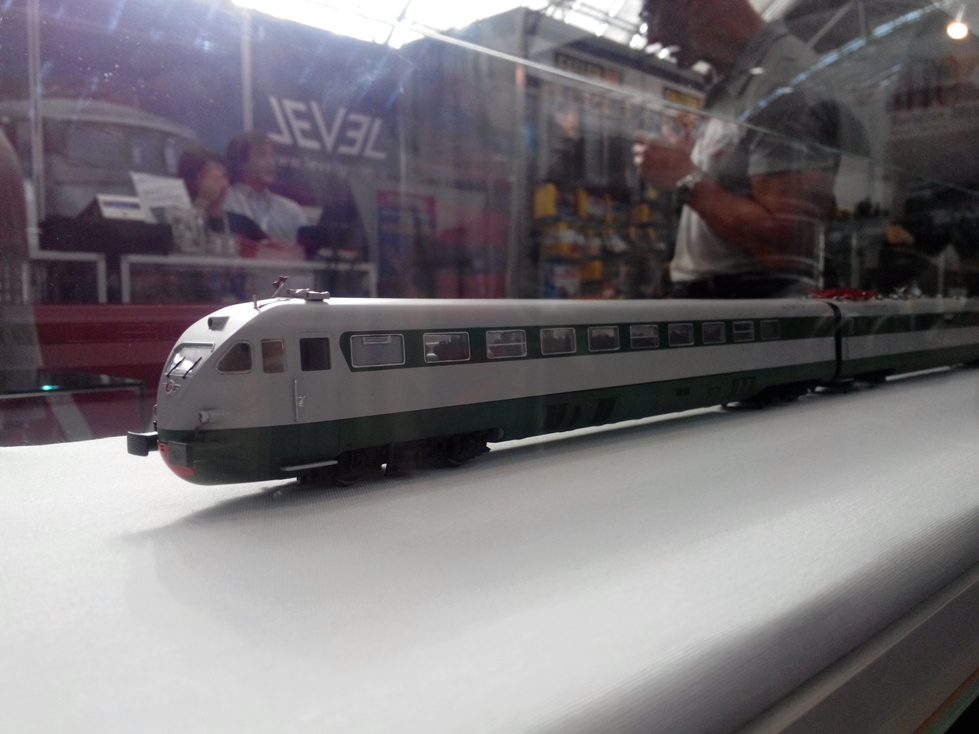 LE Etr220-r.jpg