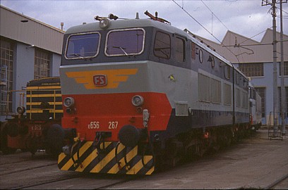 Copyrigt-E.656.267.per le linee SZ.D.L Udine .forum2G-archiviowalterBonmartini-fotoWalterBonmartini.diapositiva.jpg